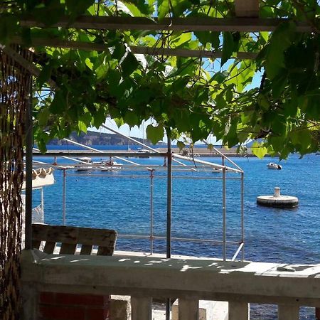 Anka'S Beach Komiza Bagian luar foto