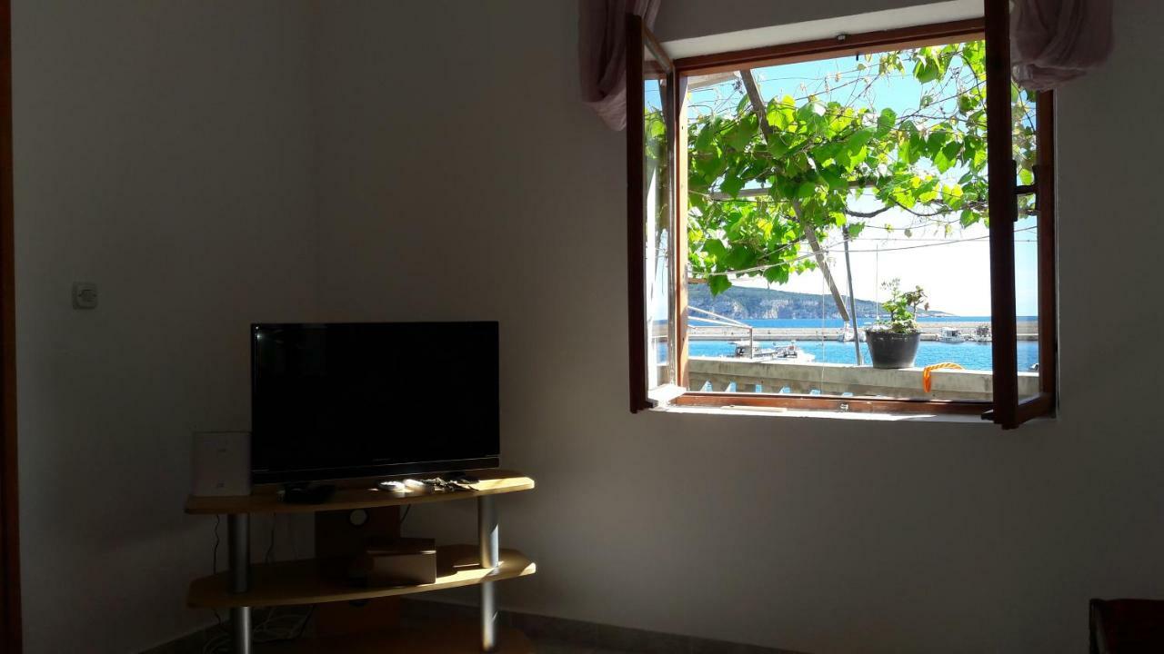 Anka'S Beach Komiza Bagian luar foto