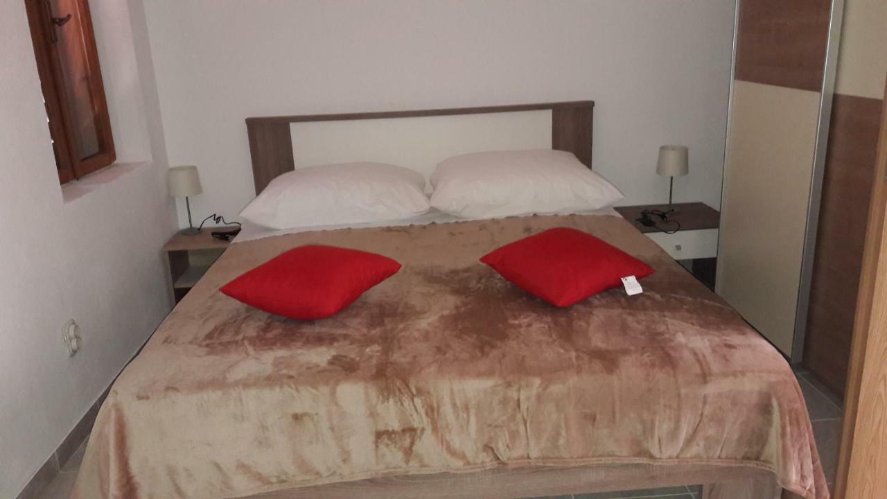Anka'S Beach Komiza Bagian luar foto