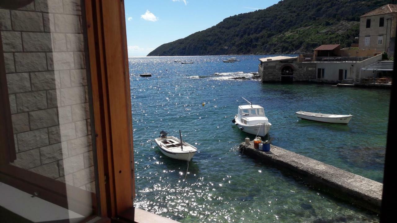Anka'S Beach Komiza Bagian luar foto