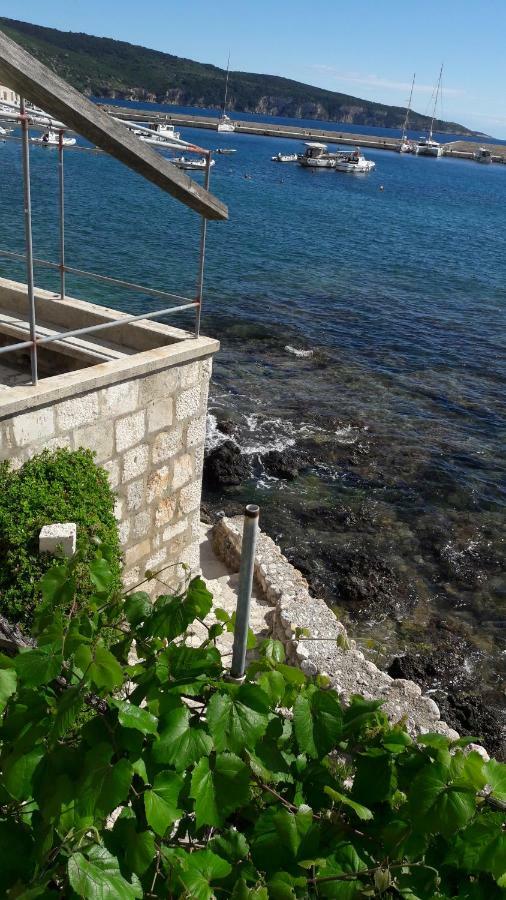Anka'S Beach Komiza Bagian luar foto