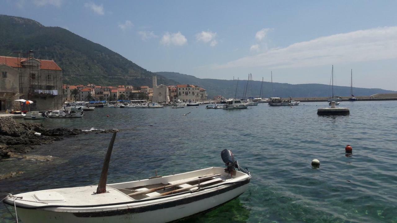 Anka'S Beach Komiza Bagian luar foto